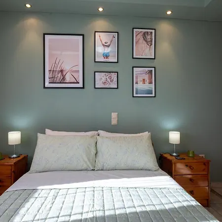 Pavlina's アパート チラニ