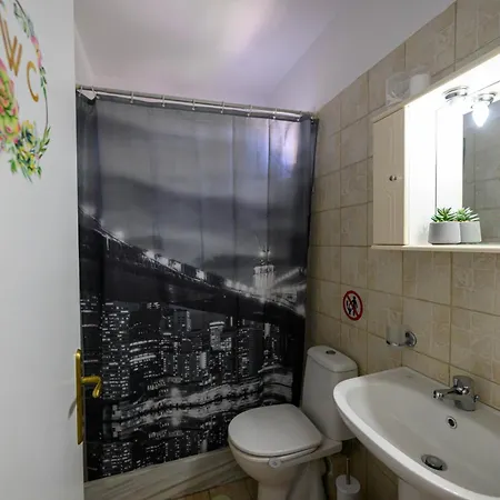 Pavlina's * チラニ