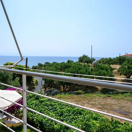 Pavlina's アパート チラニ