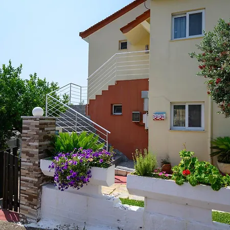 Apartment Pavlina's Chrani